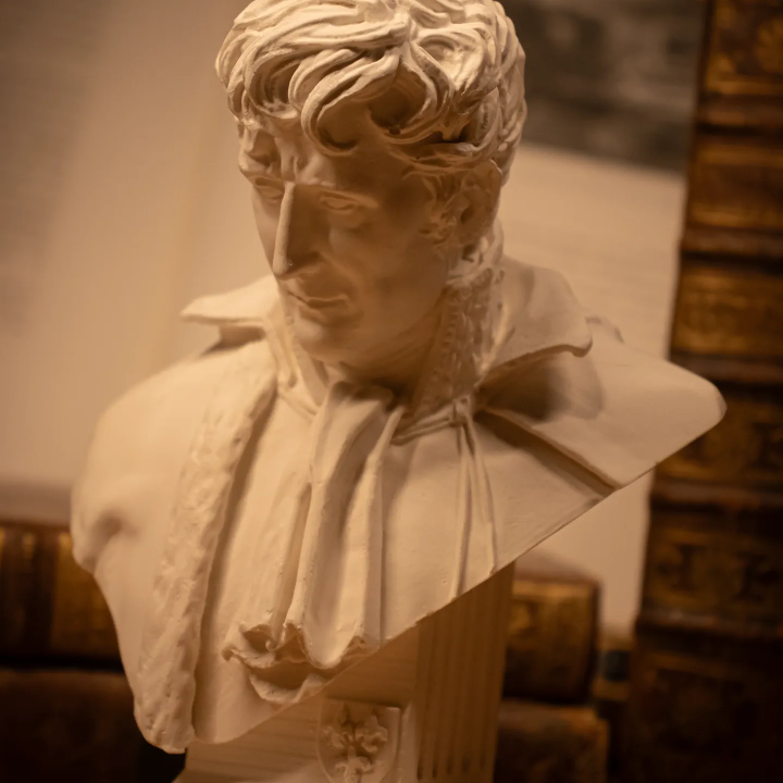 Petit buste René-François de Chateaubriand – XIXᵉ siècle