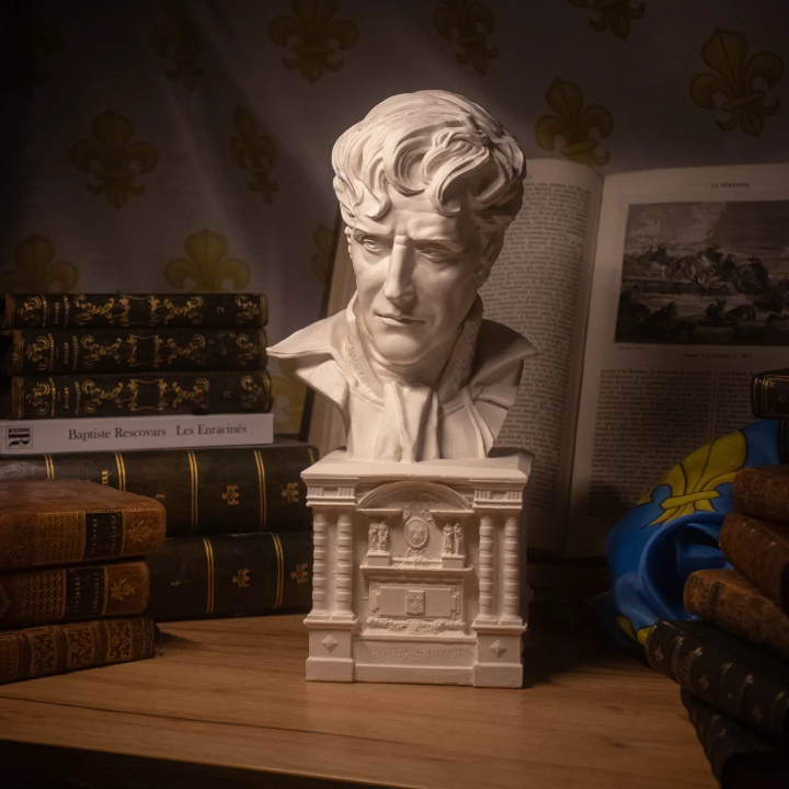 Grand buste Chateaubriand avec socle travaillé – XIXᵉ siècle